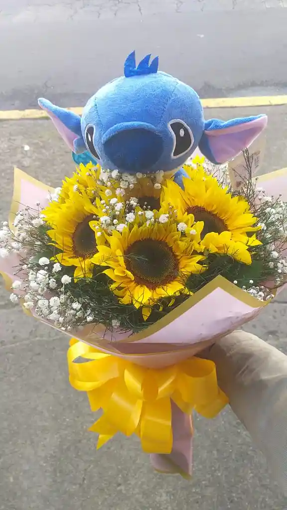 Bouquet Buchon Girasol + Stitch
