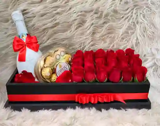 Caja Rectangular Con Rosas, Champaña Y Chocolates