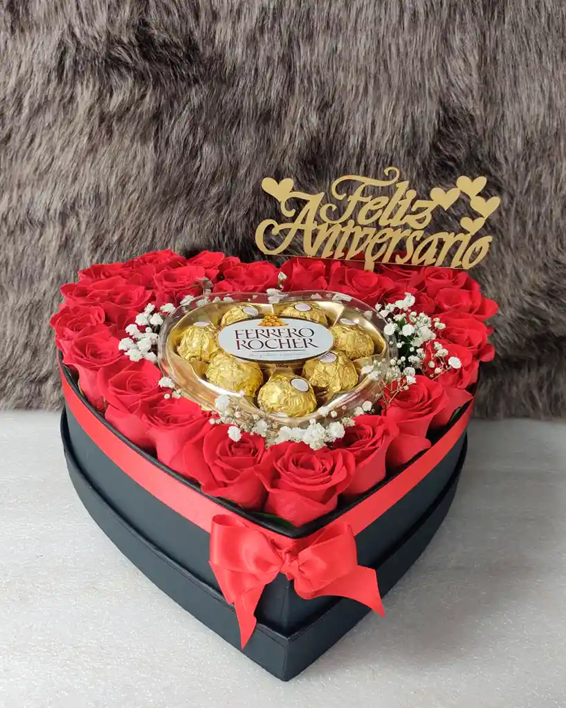 Caja Corazón Con Rosas Y Chocolates
