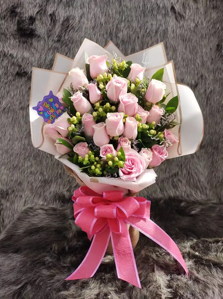 Bouquet Con Rosas Rosadas
