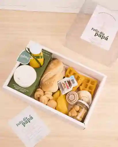Ancheta Sorpresa Para Papá Con Waffles De Chocolo Empanada Con Aji Jugo De Naranja Y Achiras
