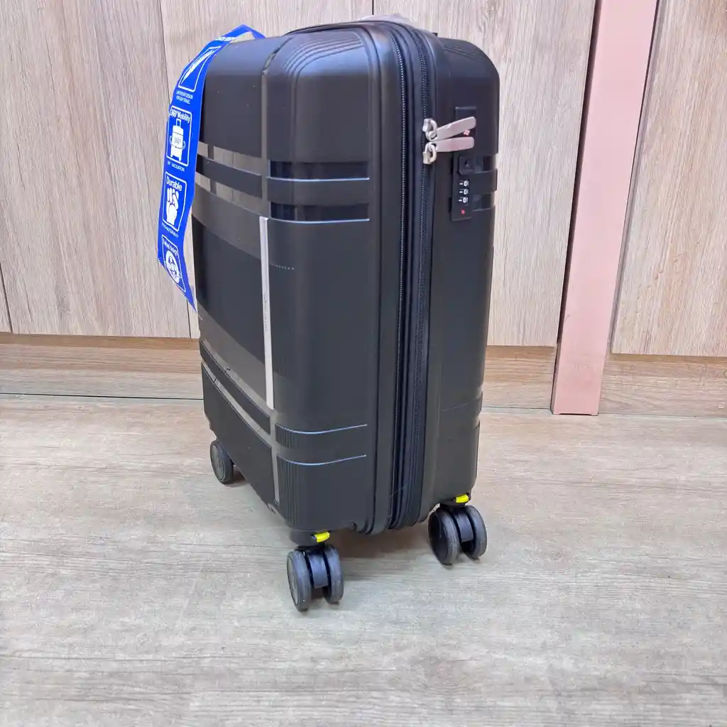 Maleta Ee 10kg Expandible Color Negro