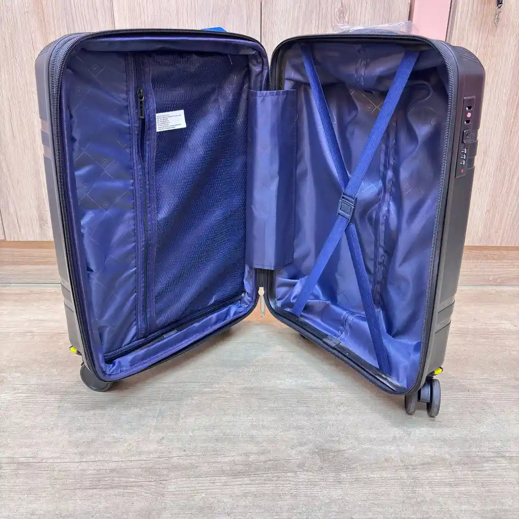 Maleta Ee 10kg Expandible Color Negro