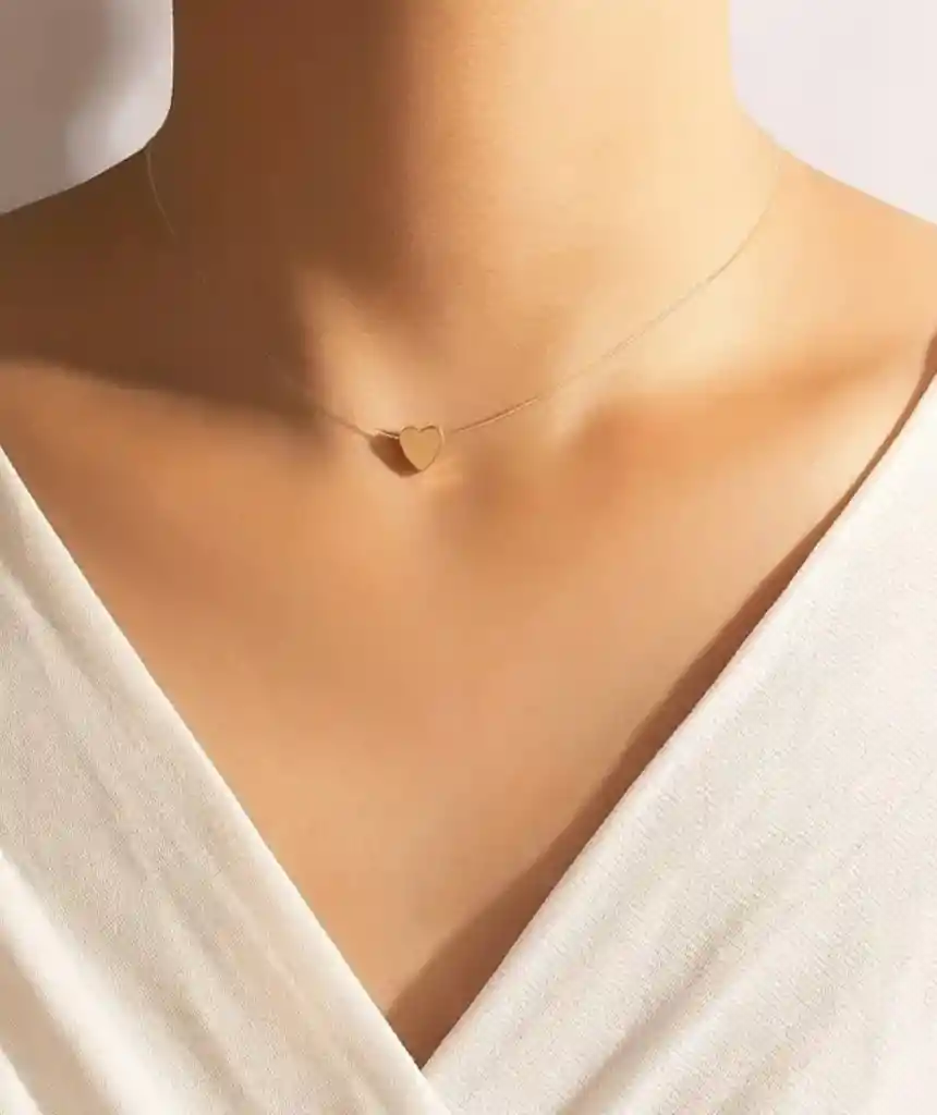Collar Hilo Corazón Invisible