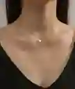 Collar Hilo Corazón Invisible