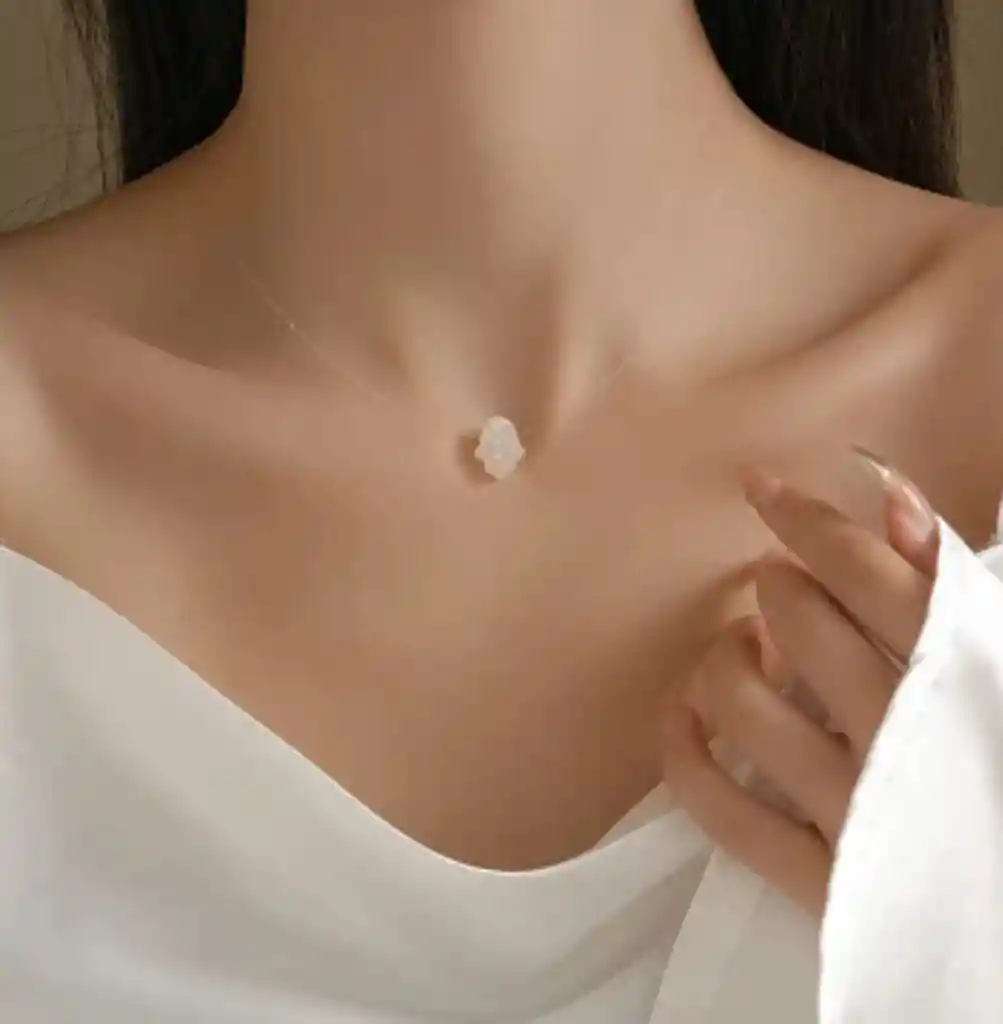 Collar Hilo Invisible Mano De Hamsa - Protección