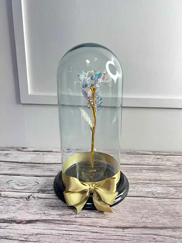 Rosa Tornasolada Con Luz En Urna De Cristal