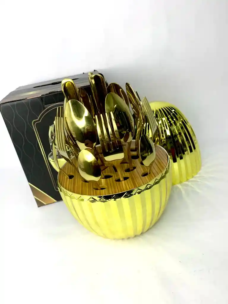 Set De Cubiertos En Acero Inoxidable Con Estuche De Lujo En Huevo Diamante