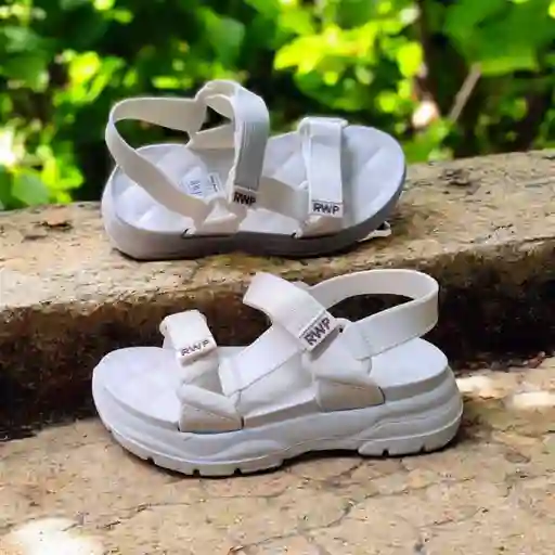 Sandalia Deportiva Para Dama Talla 39