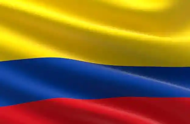 Bandera De Colombia En Tela Seda, 1.50m Ancho X 75cm Alto
