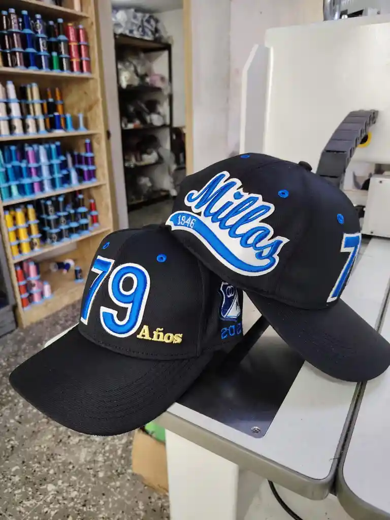 Gorra 79 Años Millos Negra Adulto