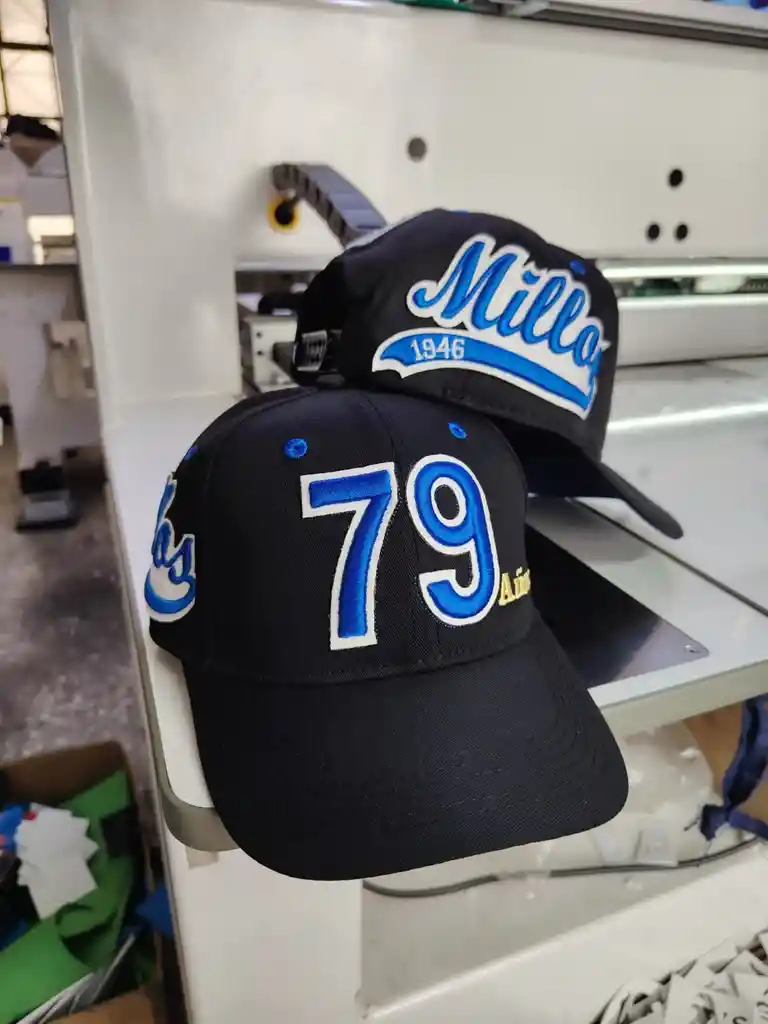 Gorra 79 Años Millos Negra Adulto