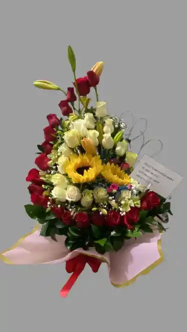 🌺 Arreglo Floral Tradicional, Rosas, Lirios, Girasoles