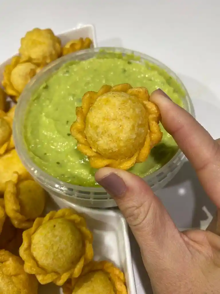 Pastelitos De Pollo Cocteleros