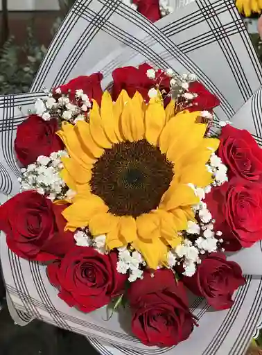 Bouquet De Girasol Con Rosas Rojas