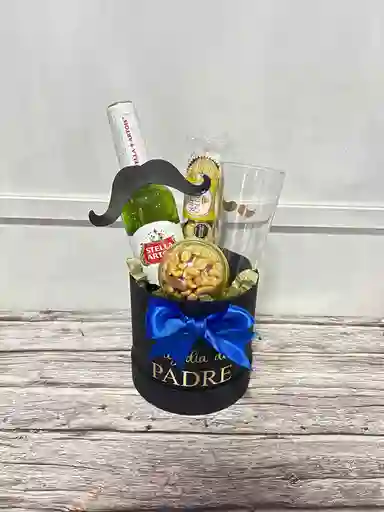 Cilindro Mini Tipo Ancheta Con Ceveza Stella, Vaso Cervecero, Chocolates Ferreros Rocher Y Frutos Secos