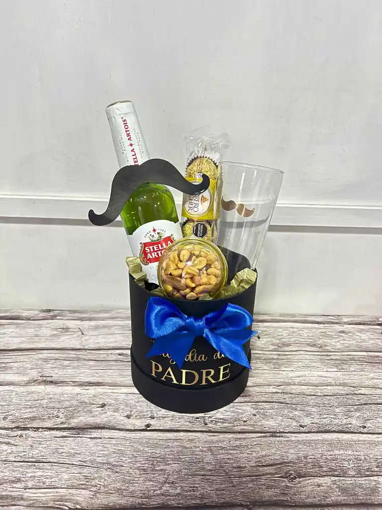 Cilindro Mini Tipo Ancheta Con Ceveza Stella, Vaso Cervecero, Chocolates Ferreros Rocher Y Frutos Secos