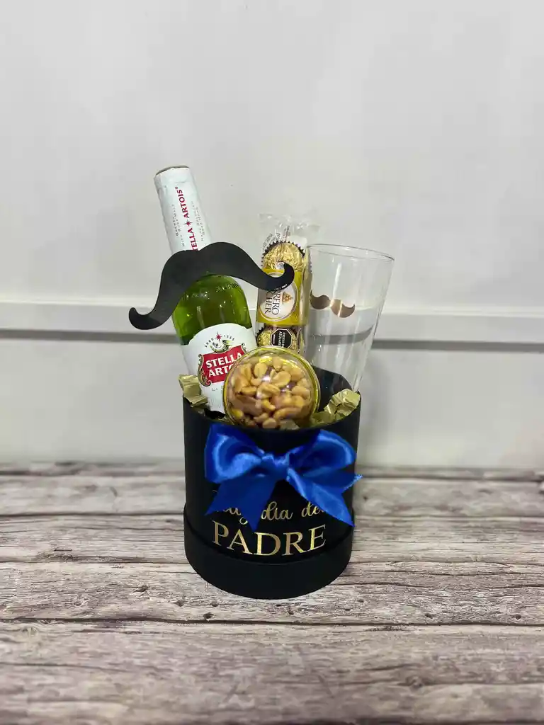 Cilindro Mini Tipo Ancheta Con Ceveza Stella, Vaso Cervecero, Chocolates Ferreros Rocher Y Frutos Secos