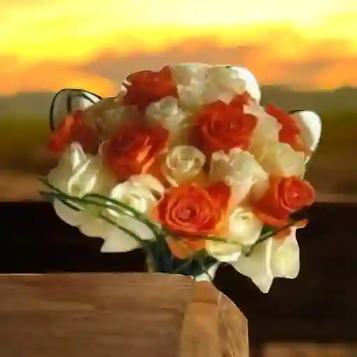Flores Bouquet De Rosas Blancas Y Naranjas