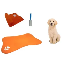 Tapete Con Forma De Hueso + Cobija Mediana + Quitamotas Naranja