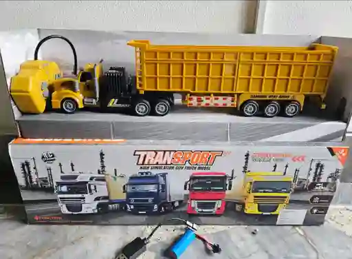 Tractomula A Con Control Remoto Recargable Camion A Control Remoto
