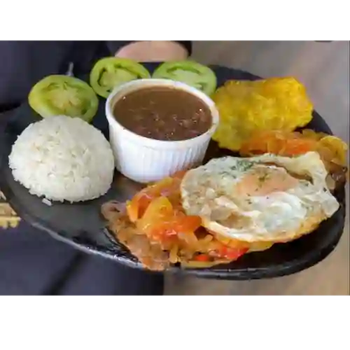Menú Completo Bistec a Caballo de Res
