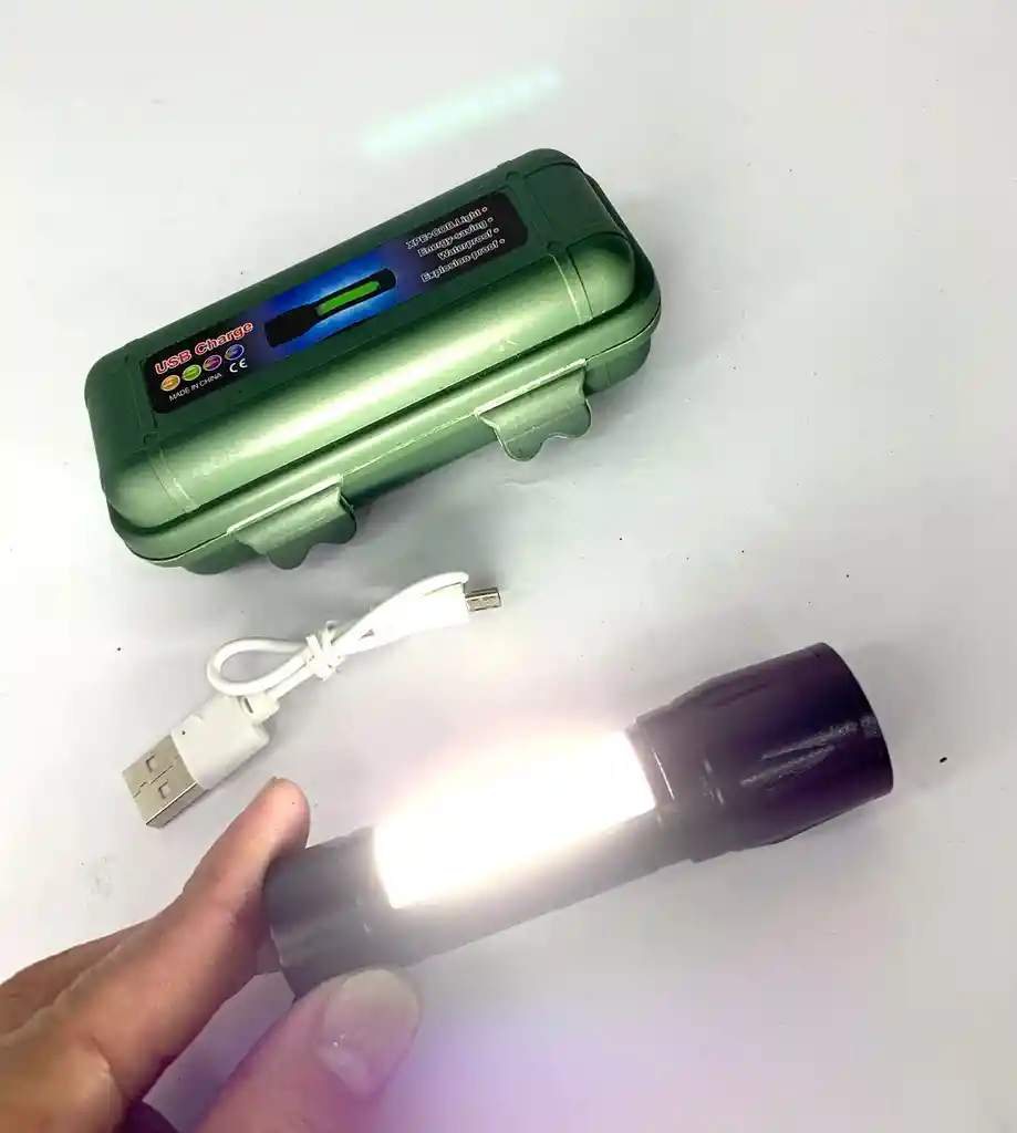 Linterna De Bolsillo Portatil Y Recargable
