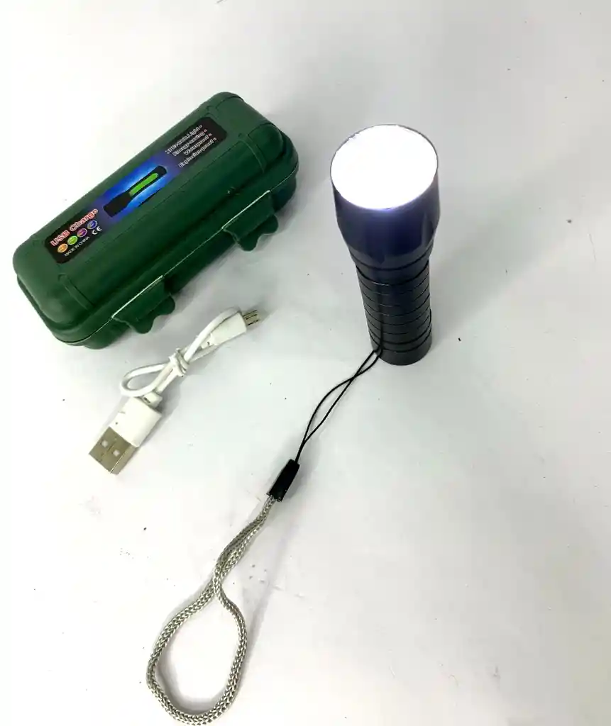 Linterna De Bolsillo Portatil Y Recargable