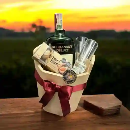 Detalle Ancheta Caja Deluxe De Whisky Y Chocolates
