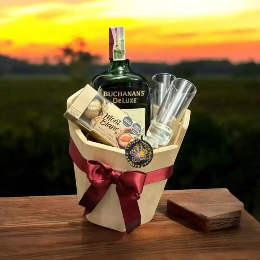 Detalle Ancheta Caja Deluxe De Whisky Y Chocolates