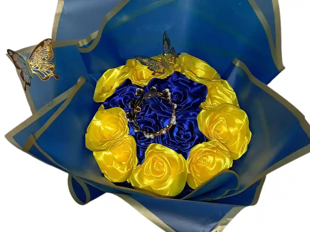 Ramo Rosas Eternas 13 Rosas: ¡captura Miradas Y Eterniza Tu Amor Con Nuestro Ramo De Ensueño!