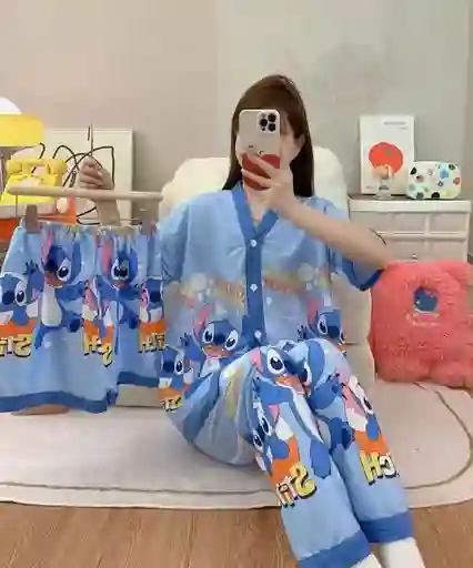 Pijama Tres Piezas Stitch Talla Única (camisa Botón + Pantalón + Short)