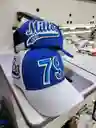 Gorra 79 Años Millos Adulto Blanca- Azul
