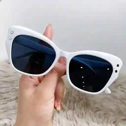 Lentes De Sol Con Estuche Rigido De Lona 025