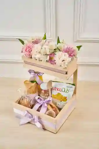 Arreglo Floral Con Desayuno Sorpresa Waffles, Claveles, Astromelias
