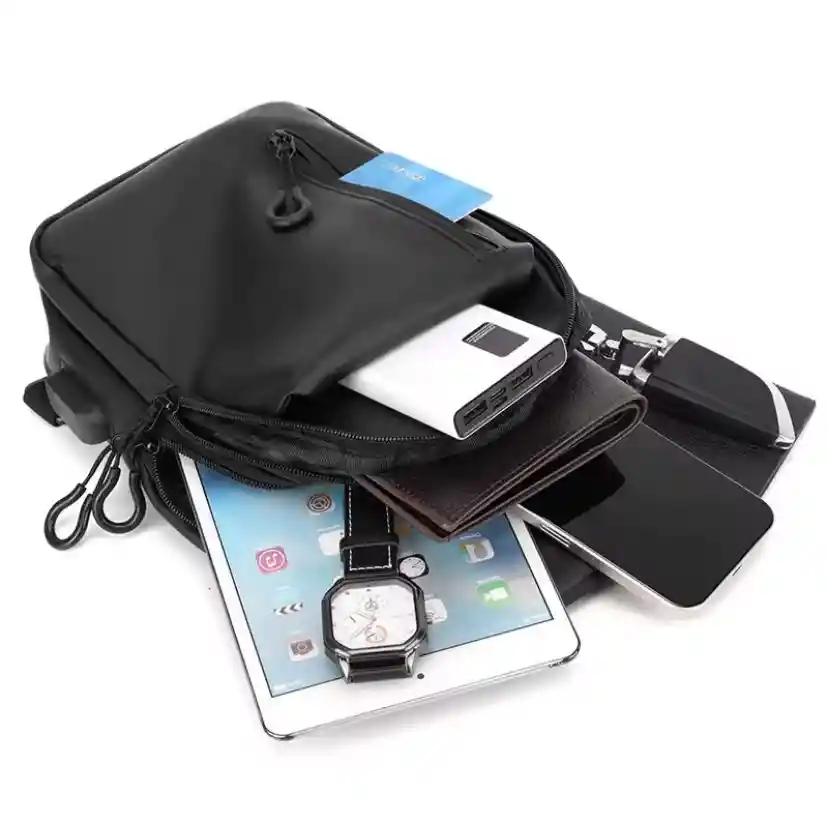 Bolso De Pecho Impermeable Liso Con Carga Usb