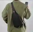 Bolso De Pecho Impermeable Liso Con Carga Usb