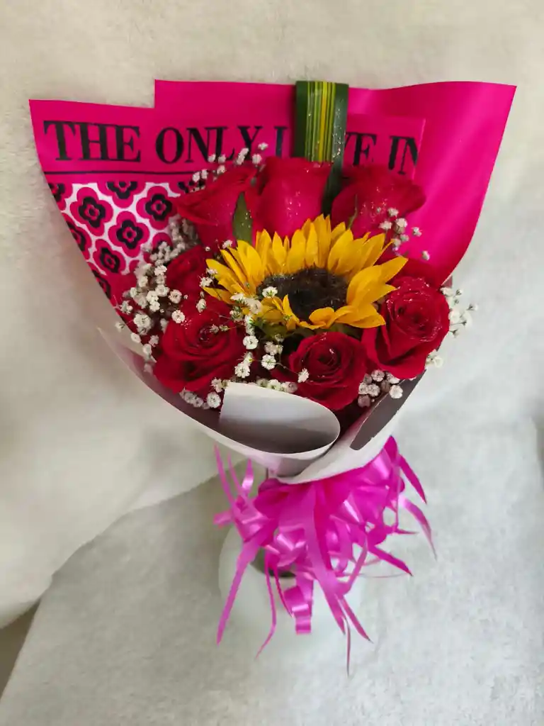 Ramillete Con Rosas Y Girasoles