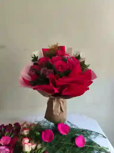 Bouquet De Rosas