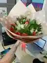 Ramo De Rosas Y Astromelias Surtido