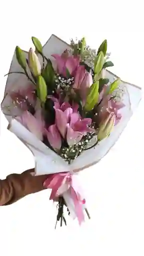 Bouquet De Lirios