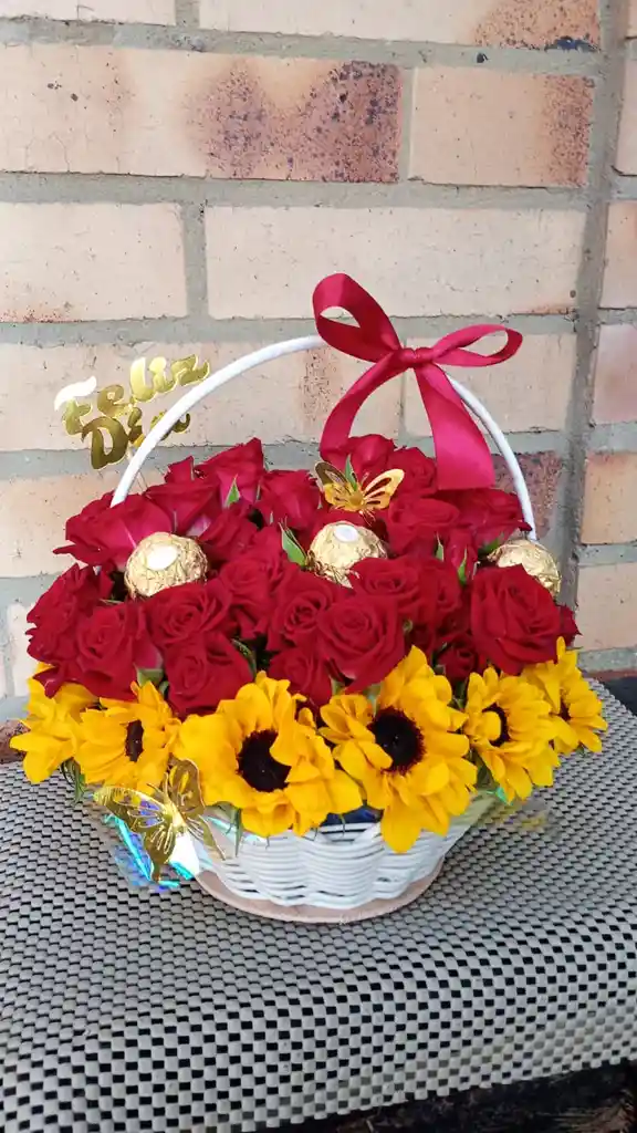 Cesta Mini Rosas Y Mini Girasoles