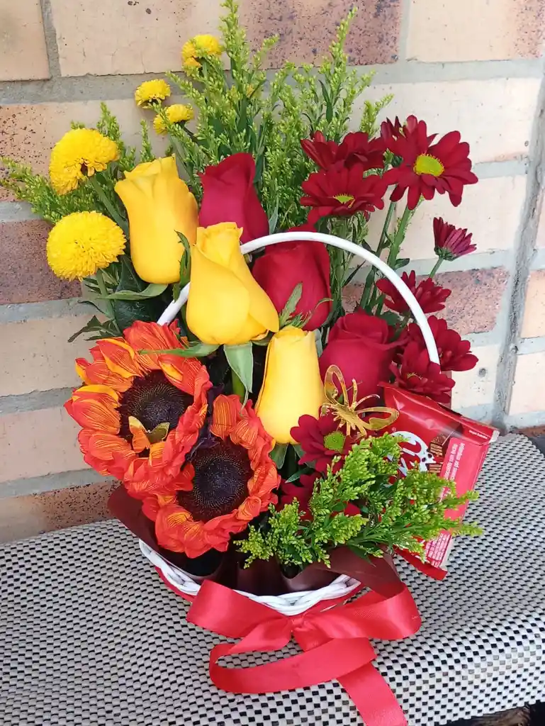 Cesta Girasoles Y Rosas