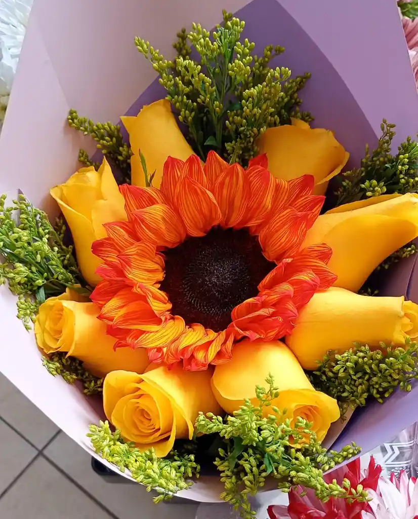 Ramo Girasol Y Rosas Amarillas