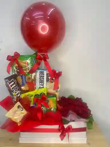 Ancheta Con Dulces Y Arreglo Floral