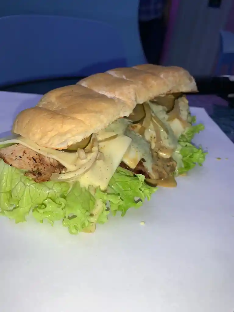 Sándwich De Jamon De Cerdo