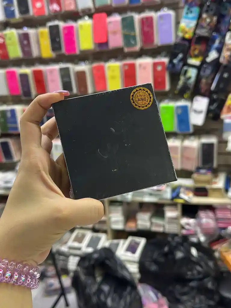 Audífonos Bluetooth Airpods Pro 2 Generacion Color Negro 1.1 Genericos