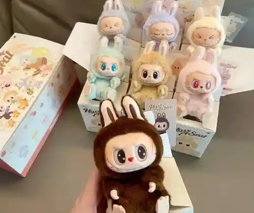 Juguete Inspirado Tipo Labubu Sorpresa Have A Seat Llavero Peluche Coleccionable