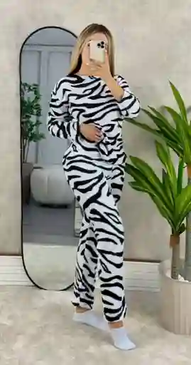 Pijama Tobillera En Tela Tipo Piel De Conejo