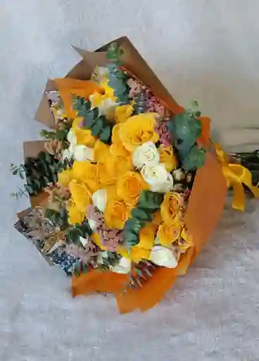 Bouquet Con Rosas Bicolor